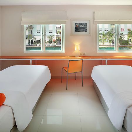 Harris Hotel & Residences Riverview Kuta, Bali Кута Екстер'єр фото